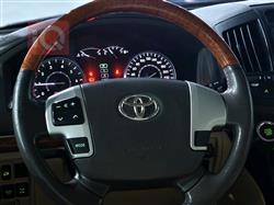 تۆیۆتا لاند کروزەر